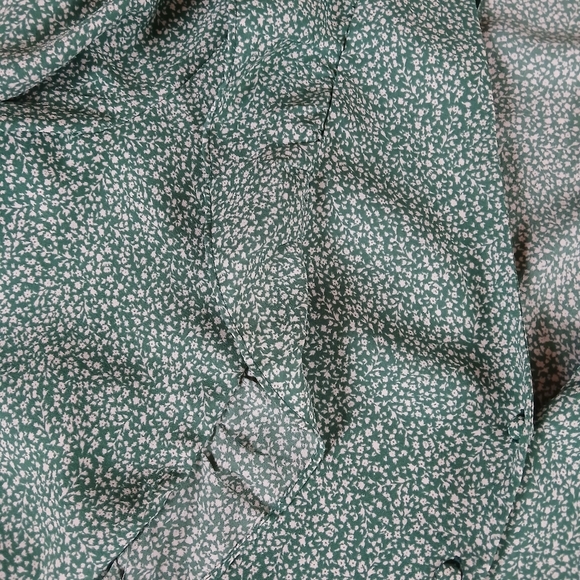 Green Floral Ruffle Top - Picture 3 of 5